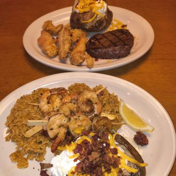 Texas Roadhouse - His n her plate - Steakhouses Near Me - High Point, North Carolina
