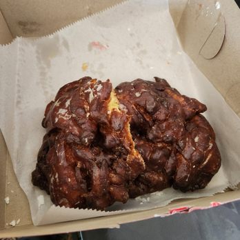 Lucky Donuts House - Crispy, burnt apple fritters that tasted HORRIBLY dry and BURNT. - Donuts Near Me - San Diego, California Lucky Donuts House - Crispy, burnt apple fritters that tasted HORRIBLY dry and BURNT. - Donuts Near Me - San Diego, California