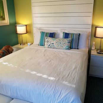 Canalside Inn - Queen Size room - Hotels Near Me - Rehoboth Beach, Delaware Canalside Inn - Queen Size room - Hotels Near Me - Rehoboth Beach, Delaware