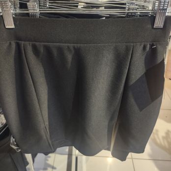 Jeans Warehouse - Getting this short skirt - Women's Clothing Near Me - Kaneohe, Hawaii Jeans Warehouse - Getting this short skirt - Women's Clothing Near Me - Kaneohe, Hawaii