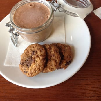 MW Restaurant - Homemade chocolate ice cream and homemade chocolate chip cookies - New American Near Me - Honolulu, Hawaii