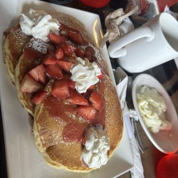 The Pan - Strawberry Paradise Pancakes - Breakfast & Brunch Near Me - Lomita, California The Pan - Strawberry Paradise Pancakes - Breakfast & Brunch Near Me - Lomita, California