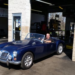 Victory Lane Quick Oil Change - Nice old Mg