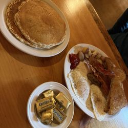 Intervale Farm Pancake House - Sugar makers breakfast