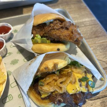 Shake Shack El Segundo - Chicken shack, Korean style burger - Burgers Near Me - El Segundo, California