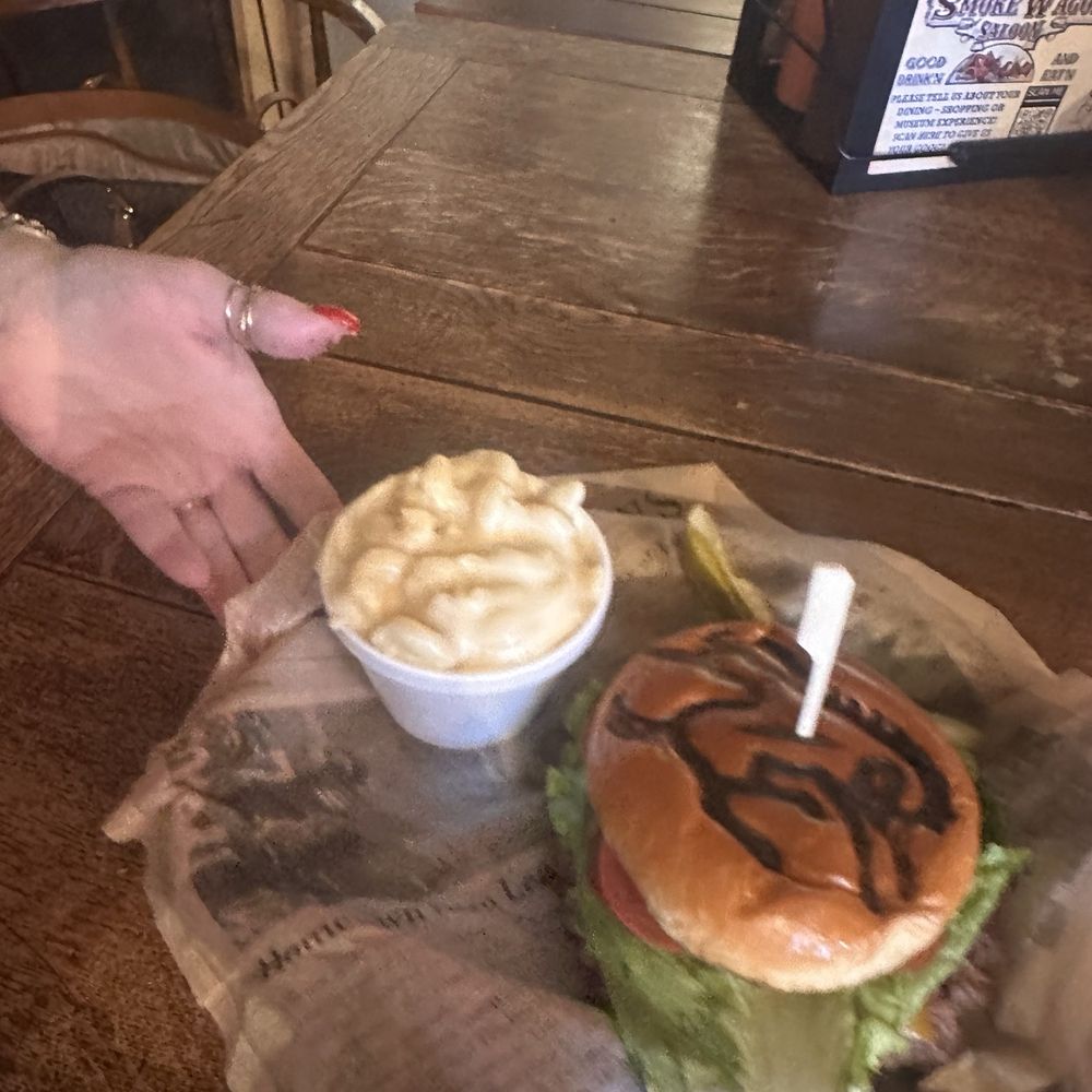 Smash burger with Mac and cheese Smash burger with Mac and cheese