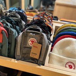 Fjällräven - Packs & beanies