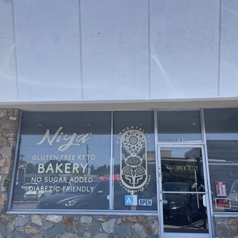 Niya Bakery - Outside (in strip mall between the gas station and the car wash) - Bakeries Near Me - Lakewood, California Niya Bakery - Outside (in strip mall between the gas station and the car wash) - Bakeries Near Me - Lakewood, California