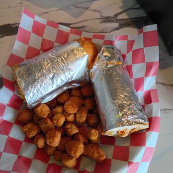 Sam's Southern Restaurant - Shrimp Po'Boy with fried okra - Southern Near Me - St. Augustine, Florida