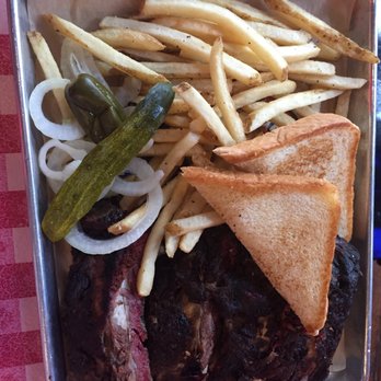Riscky's BBQ - a tray of food - Barbeque Near Me - Fort Worth, Texas Riscky's BBQ - a tray of food - Barbeque Near Me - Fort Worth, Texas