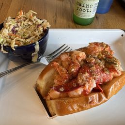 Luke's Lobster Roll 6oz with Poppyseed Slaw Luke's Lobster Roll 6oz with Poppyseed Slaw