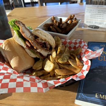 Brew’gers - Spicy Green Beans, Crispy Chicken Sandwich and Pesto Fries. - Burgers Near Me - Valley Springs, California Brew’gers - Spicy Green Beans, Crispy Chicken Sandwich and Pesto Fries. - Burgers Near Me - Valley Springs, California