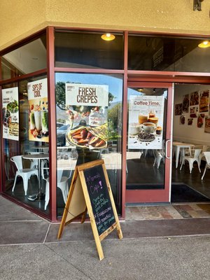 Momo’s Cafe by null