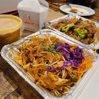 Bangkok Spice - Chicken pad thai, beef pad see sew and yellow chicken curry with complimentary rice - Thai Near Me - Anaheim, California Bangkok Spice - Chicken pad thai, beef pad see sew and yellow chicken curry with complimentary rice - Thai Near Me - Anaheim, California