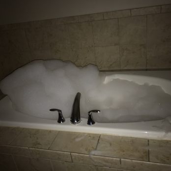 Holiday Inn Stevens Point - Convention Ctr - Now this is a bubble bath! Ahhhh - Hotels Near Me - Stevens Point, Wisconsin Holiday Inn Stevens Point - Convention Ctr - Now this is a bubble bath! Ahhhh - Hotels Near Me - Stevens Point, Wisconsin