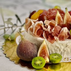 Margaux’s pantry - Charcuterie Brie Cake