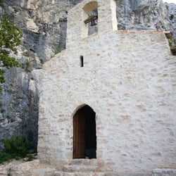 La Chapelle de Saint Ser du côté de Puyloubier sur la Sainte Victoire.