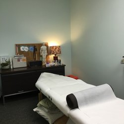 Qing's Massage & Qian's Acupuncture
