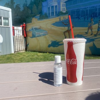 Shake Shake Shake - Waiting outside for our food - Burgers Near Me - Tacoma, Washington