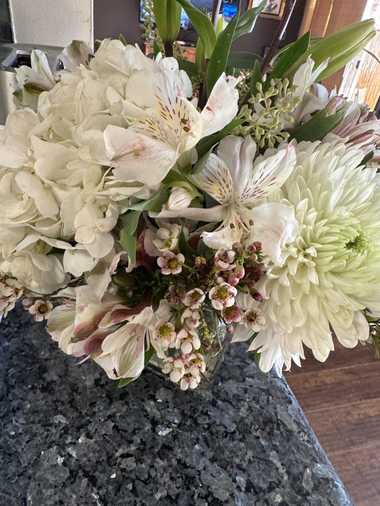 FLOWERS Updated September 2024 40 Photos & 26 Reviews