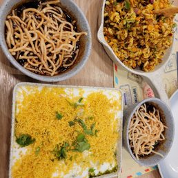 Aloo tikki chat, Soup, Bhel puri