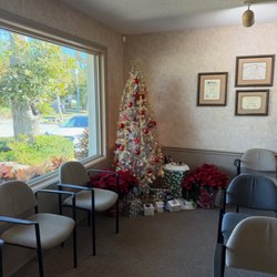 Associated Dermatologists - Waiting room