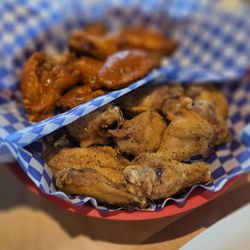 Best Ball - HH - $1 Wings  16pc- Spicy Buffalo and Dry Rub Lemon Pepper.