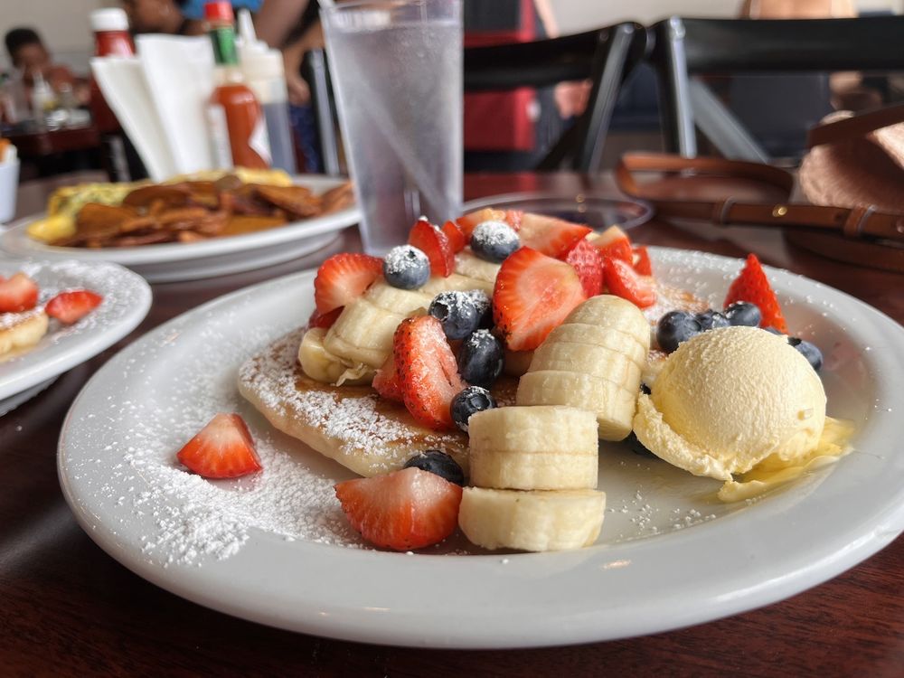 Social spots from Shelly's Cafe