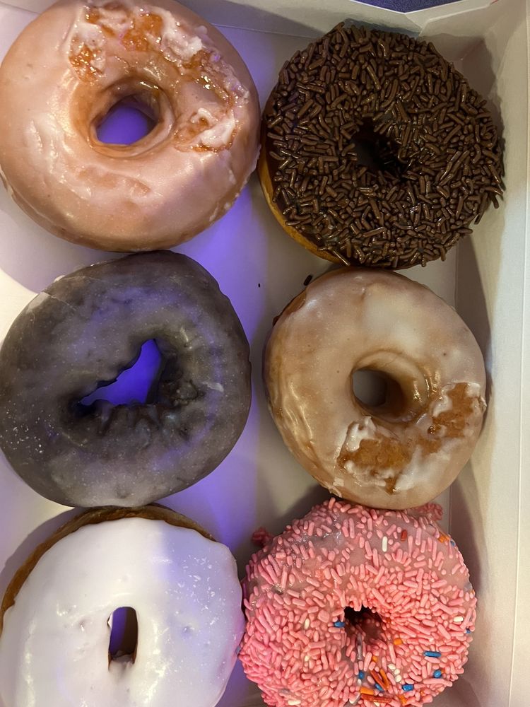 HONEY DEW DONUTS Updated October 2024 548 Reservoir Ave, Cranston, Rhode Island Donuts