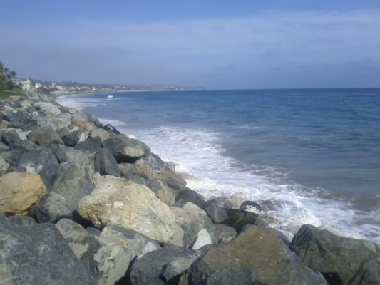 Broad Beach Rd by null
