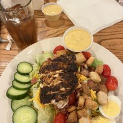 Cracker Barrel Old Country Store - Grilled chicken Country Chef Salad