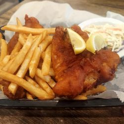 Stevie Tomato's - Fish & Chips Basket with Battered Haddock, Tartar Sauce, Fries & Coleslaw