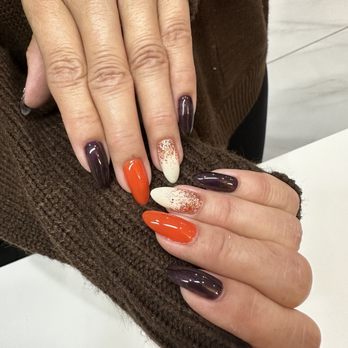 Ipop Central - Nail Salons Near Me - Chicago, Illinois