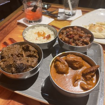 Sanaa - Potjie Inspired - Butter Chicken, Braised Beef, Chickpea - Indian Near Me - Lake Buena Vista, Florida Sanaa - Potjie Inspired - Butter Chicken, Braised Beef, Chickpea - Indian Near Me - Lake Buena Vista, Florida