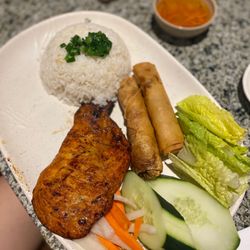 Pho Saigon 8 - Chicken and rice plate
