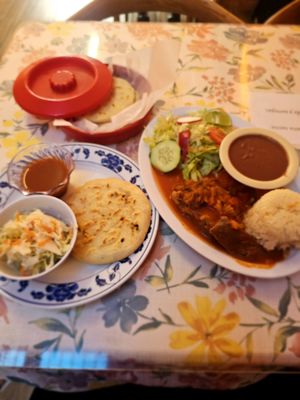 Pupusería Metapán by null