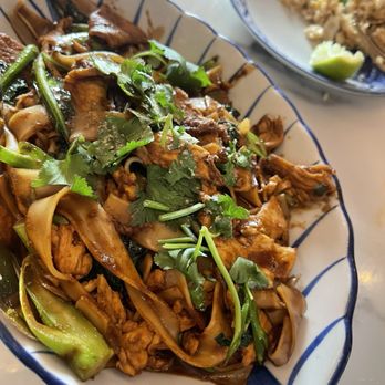 Kin Dee - Pad See Ew - Thai Near Me - Houston, Texas