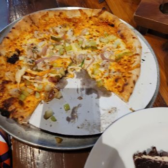Masthead Brewing - Hawaiian pizza - Breweries Near Me - Cleveland, Ohio