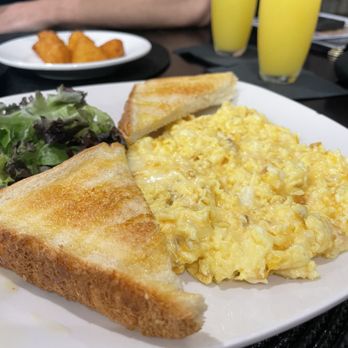 Jenny's Eat Drink Socialize - Breakfast & Brunch Near Me - Orlando, Florida