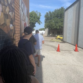 Cattleack Barbeque - Outside line - Barbeque Near Me - Dallas, Texas