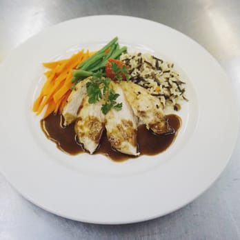 Lean On Meals Calgary - Tender and juicy grilled chicken breast, with our wild rice blend, and our carrot and green bean side choice! - Food Delivery Services Near Me - Calgary, Alberta