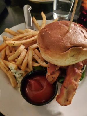 523 Tap & Grill by null