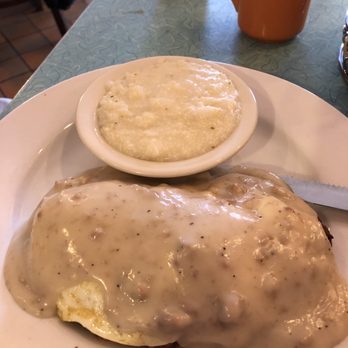 Harpoon Harry's - Lobster Po Boy and grits - Breakfast & Brunch Near Me - Key West, Florida