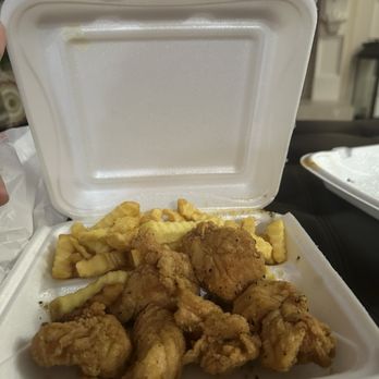 Atlanta's Best Wings - 6pc Boneless Wings Combo with Fries - Chicken Wings Near Me - Snellville, Georgia Atlanta's Best Wings - 6pc Boneless Wings Combo with Fries - Chicken Wings Near Me - Snellville, Georgia