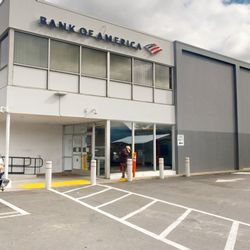 Bank of America Financial Center - Storefront