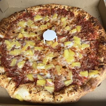 Winzza - Regular crust pizza - Pizza Near Me - Los Angeles, California