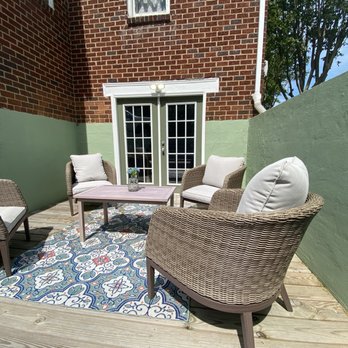 The Middle Path-Kingsport - Relaxing outside group therapy space - Counseling & Mental Health Near Me - Kingsport, Tennessee The Middle Path-Kingsport - Relaxing outside group therapy space - Counseling & Mental Health Near Me - Kingsport, Tennessee
