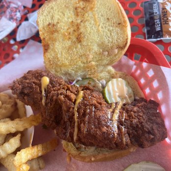 Dave's Hot Chicken - Single Slider - Chicken Shop Near Me - Houston, Texas