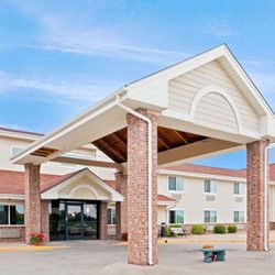 AmericInn by Wyndham Madison SD - Exterior