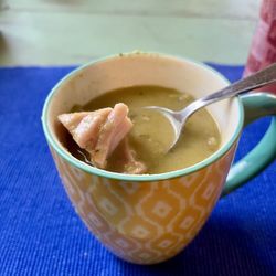 Mellany's Bakery - Fantastic split pea and ham soup!